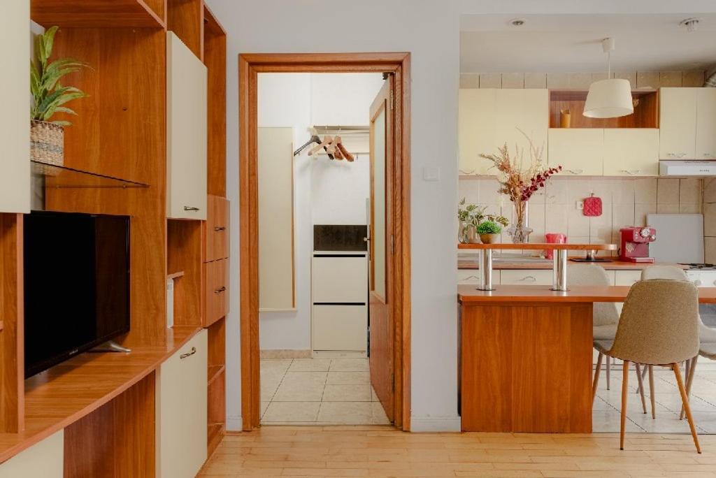 Apartment Old Town Chic 1 Bedroom W Self Check In Bucharest